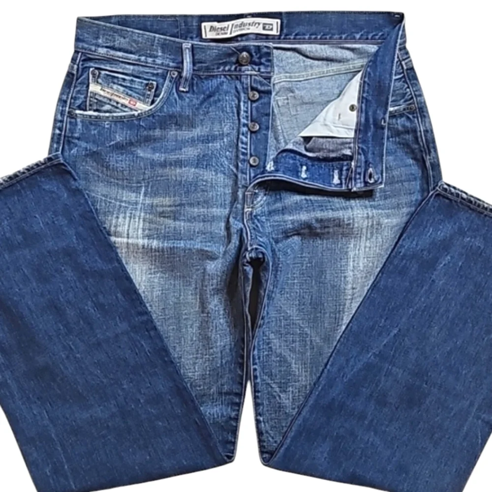 Diesel Industry Denim Division Jeans. Men's Size: Waist 36x32 1/2 Inseam.